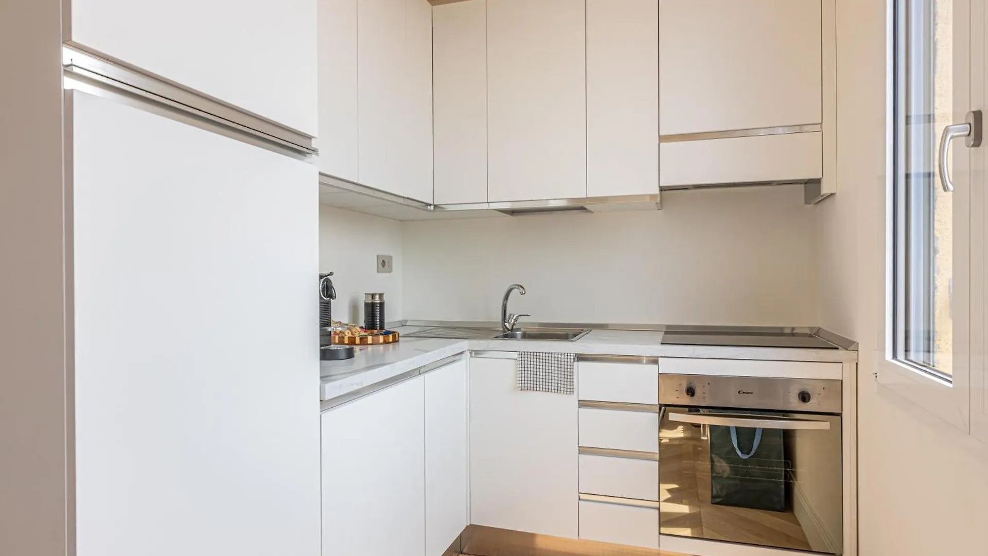 Montenapoleone - Charming Apartment Milan